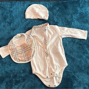 Burberry Infant Set